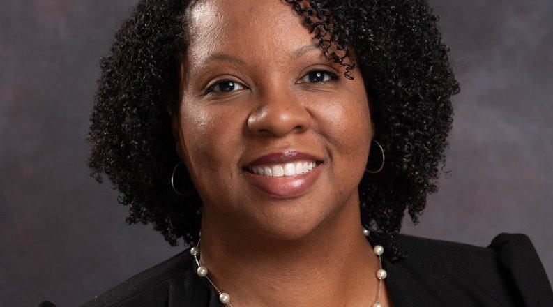 Dr. Adrienne Craig headshot