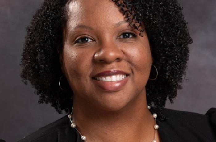 Dr. Adrienne Craig headshot